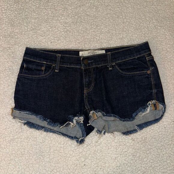 Abercrombie and Fitch Women’s Dark Wash Jean Shorts Size 4 EUC - Picture 1 of 10